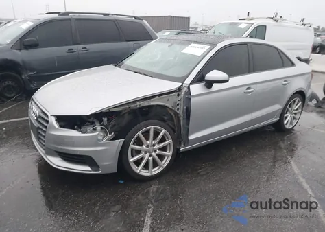 2015 Audi A3 1.8T Premium z USA, uszkodzony, nr VIN WAUACGFF2F1082572